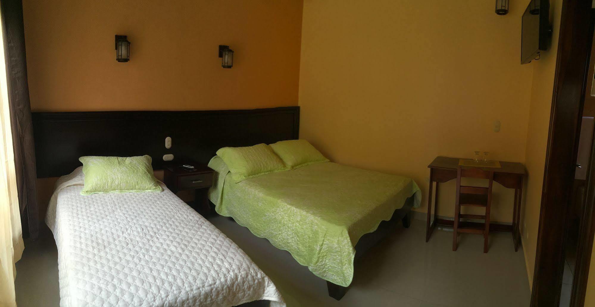 Mussaenda, Arenal Hotell La Fortuna Exteriör bild